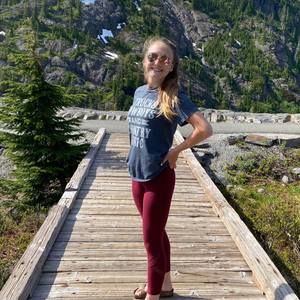 Meet your Posher, Danielle